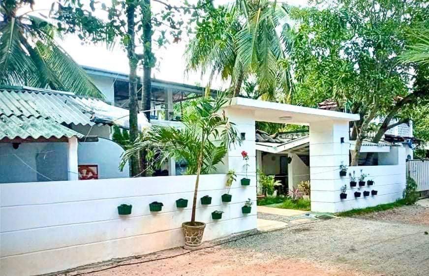 Robert Inn Dambulla Exterior photo