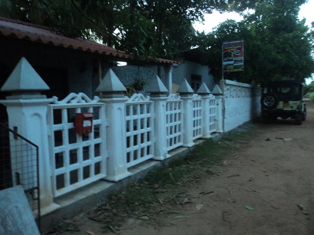 Robert Inn Dambulla Exterior photo
