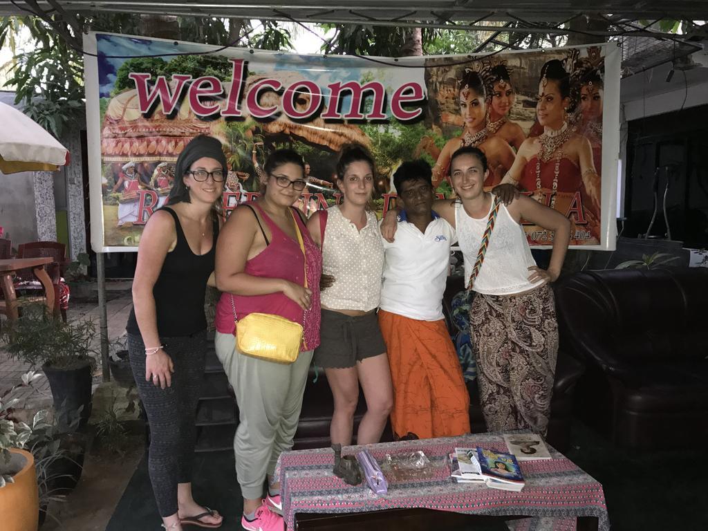 Robert Inn Dambulla Exterior photo